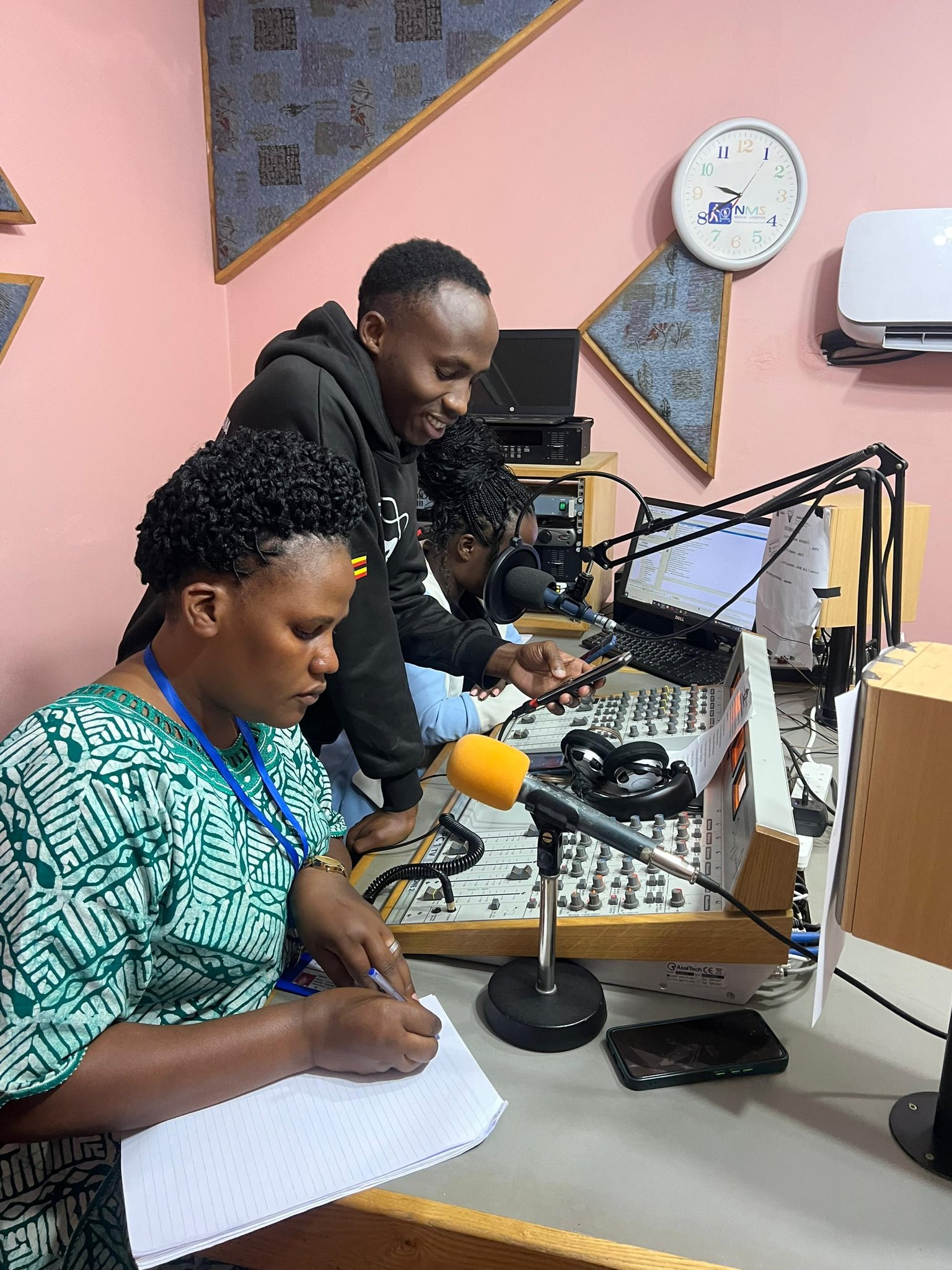 Radio_Ankole_99.3_FM_1938483642612830648_photo_1.jpg