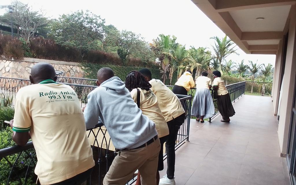 Radio_Ankole_99.3_FM_1943157887829741986_photo_1.jpg